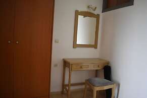 Panorama Studios and Apartments