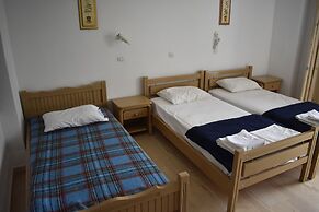 Panorama Studios and Apartments