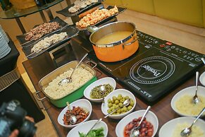 Mercure Hyderabad KCP Hotel