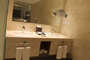 Mercure Hyderabad KCP Hotel