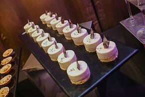 Mercure Hyderabad KCP Hotel