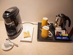 Mercure Hyderabad KCP Hotel