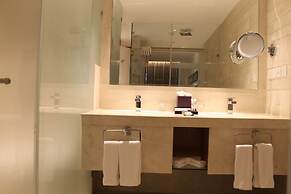 Mercure Hyderabad KCP Hotel