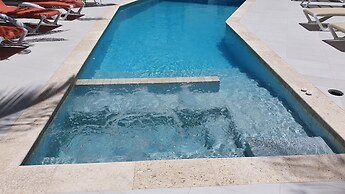 Bubali Villa & Apartments