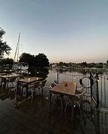 Steam Packet Inn