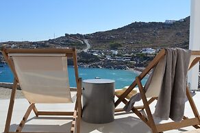 Super Paradise Hotel