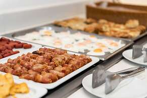 Super Paradise Hotel