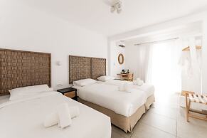 Super Paradise Hotel