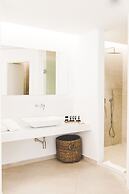 Super Paradise Hotel