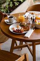 Super Paradise Hotel