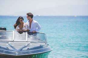 Super Paradise Hotel