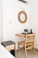 Super Paradise Hotel