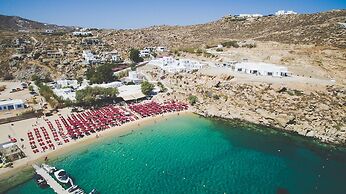 Super Paradise Hotel