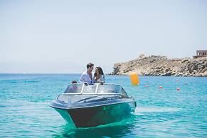 Super Paradise Hotel