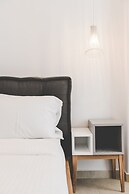 Super Paradise Hotel