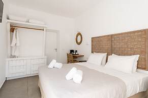 Super Paradise Hotel