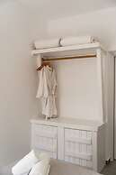 Super Paradise Hotel