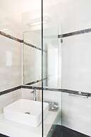 Super Paradise Hotel