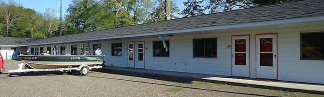 Red Door Resort & Motel