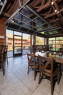 Appeldoorn's Sunset Bay Resort