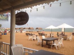 SURF UNA Beach Hotel