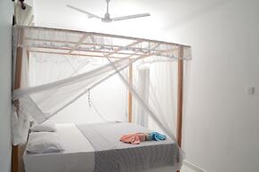 SURF UNA Beach Hotel