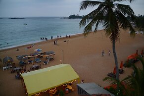 SURF UNA Beach Hotel