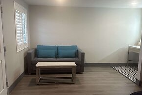 Super 8 by Wyndham Oceanside Downtown