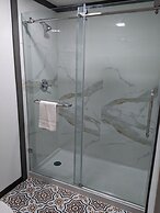 Super 8 by Wyndham Oceanside Downtown