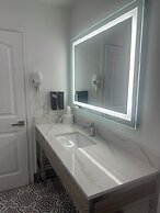 Super 8 by Wyndham Oceanside Downtown