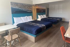 Super 8 by Wyndham Oceanside Downtown