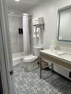 Super 8 by Wyndham Oceanside Downtown