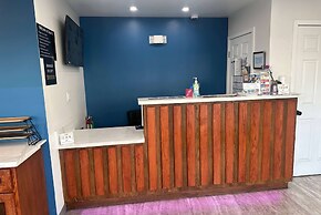 Super 8 by Wyndham Oceanside Downtown