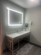 Super 8 by Wyndham Oceanside Downtown