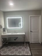 Super 8 by Wyndham Oceanside Downtown