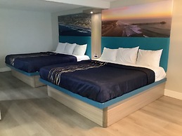 Super 8 by Wyndham Oceanside Downtown