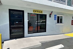 Super 8 by Wyndham Oceanside Downtown