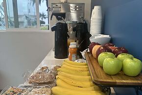 Super 8 by Wyndham Oceanside Downtown