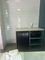 Super 8 by Wyndham Oceanside Downtown