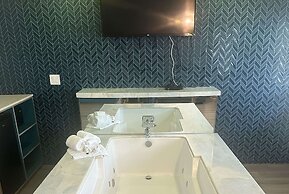 Super 8 by Wyndham Oceanside Downtown