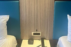 Super 8 by Wyndham Oceanside Downtown