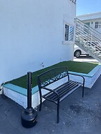 Super 8 by Wyndham Oceanside Downtown