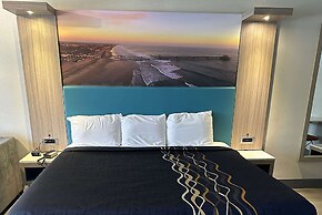Super 8 by Wyndham Oceanside Downtown