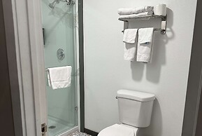 Super 8 by Wyndham Oceanside Downtown