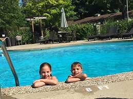 The Saugatuck Retro Resort Motel