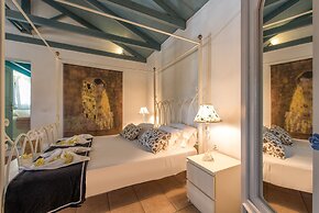 Sarakino The House of Literature