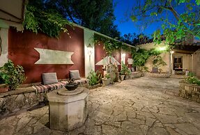 Sarakino The House of Literature