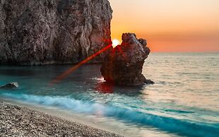 Argo Maisonettes & Suites