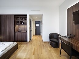 sevenDays Hotel BoardingHouse