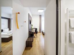 sevenDays Hotel BoardingHouse